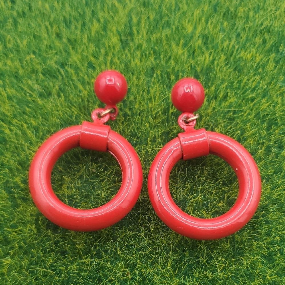 Retro Red Hoop Drop Earrings E170